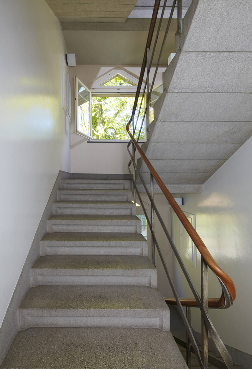 Treppenhaus, Blick in Richtung Treppenhausfenster