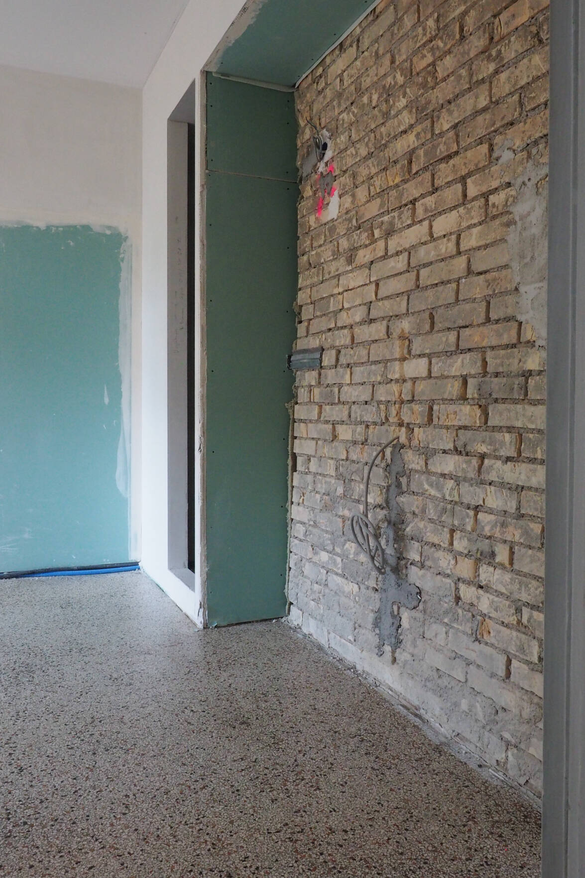 Baustelle, Küchen- und Glaseinbau