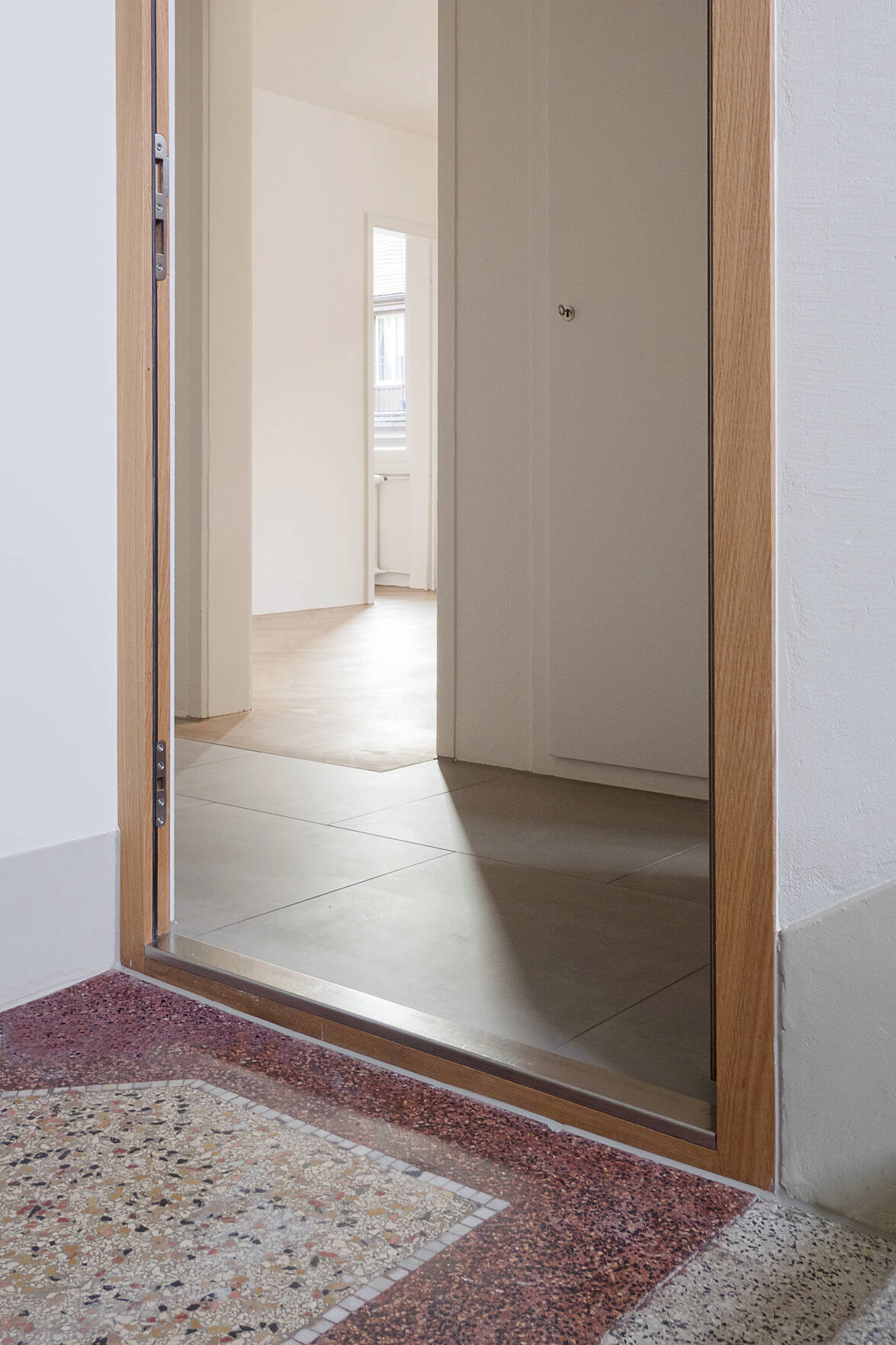 Durchblicke, Übergang Treppenhaus zu Wohnung<br>