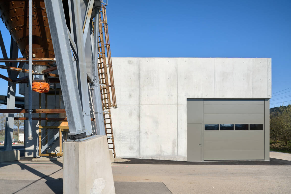 Waschbox und Einstellhalle, Seitenansicht