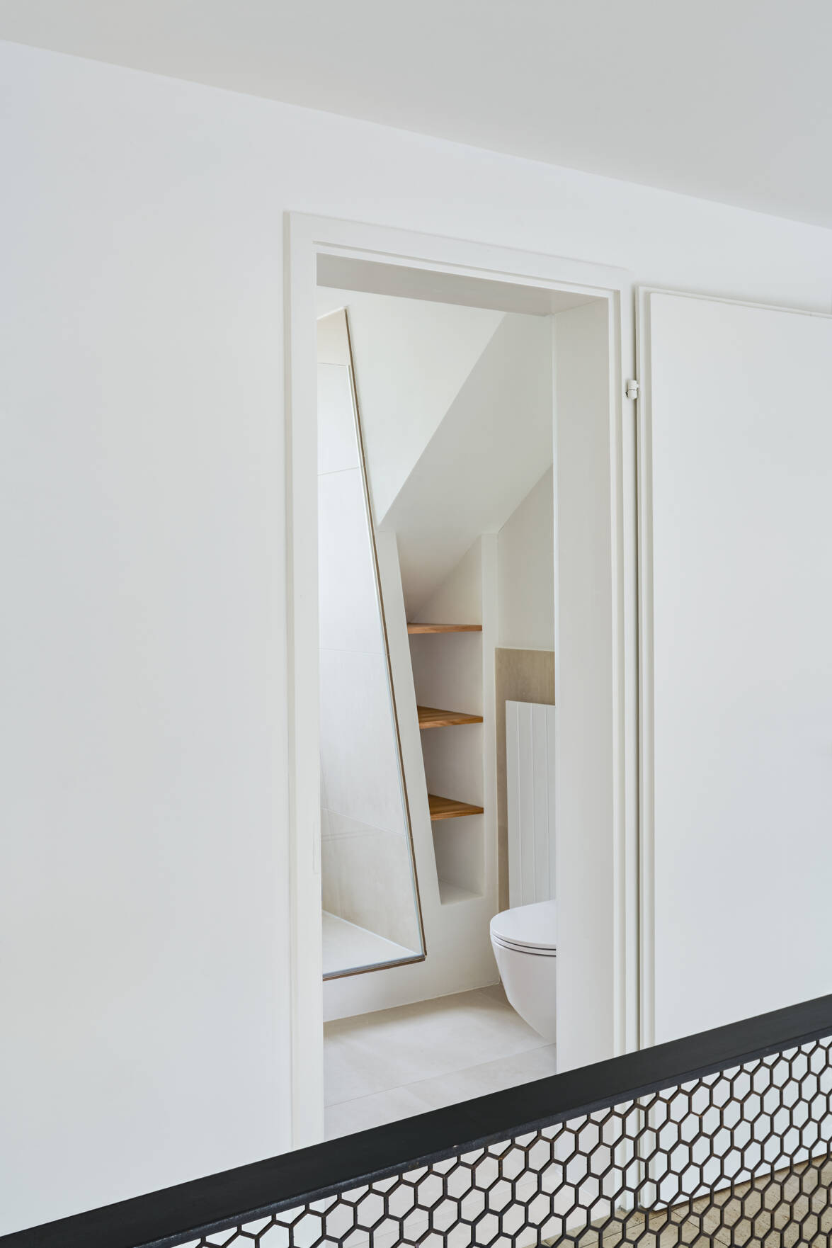 Galerie im Obergeschoss, Blick Richtung Badezimmer mit Lukarne