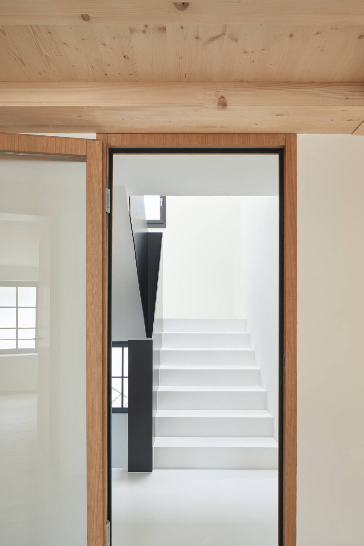Übergang Wohnraum zu Treppenhaus