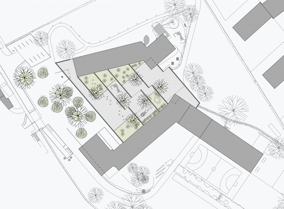 Grundriss Umgebung mit Pausenplatz und Haupteingang